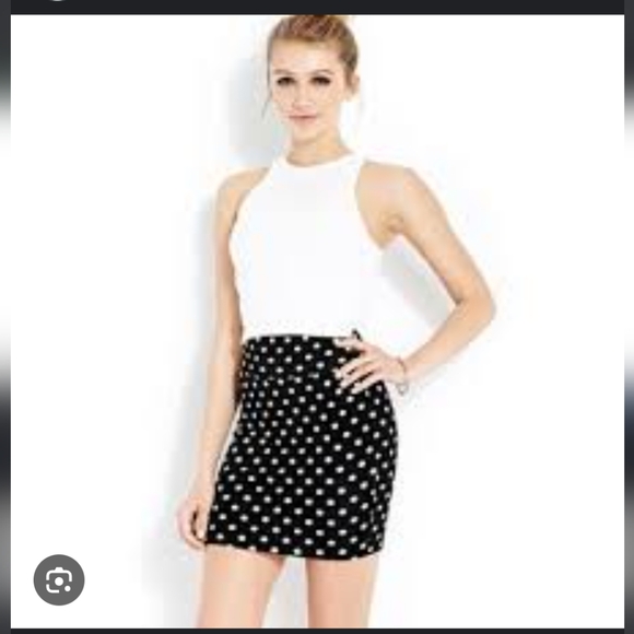 Bundle of two Forever 21 mini pencil skirts - Picture 4 of 5